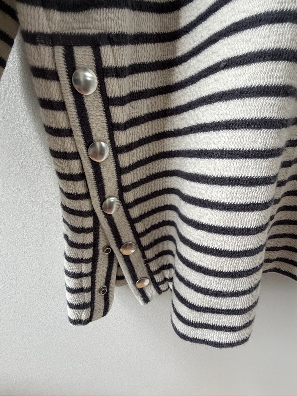 Lou & Grey | Striped Button Side Pullover | Gray Cream | M - Picture 7 of 9